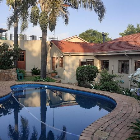 Stunning Bnb In Gorgeous Garden Setting Germiston Exterior photo