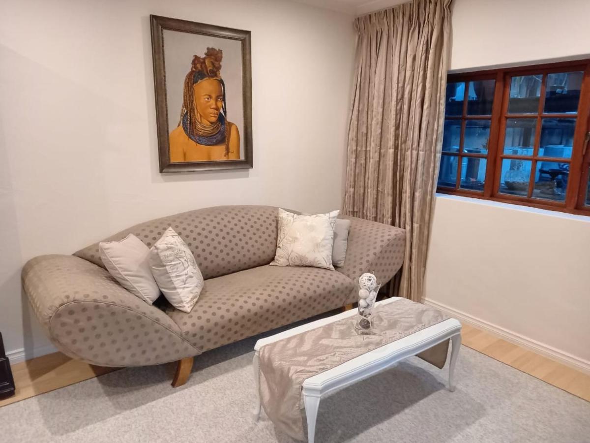 Stunning Bnb In Gorgeous Garden Setting Germiston Exterior photo