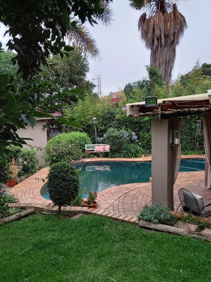 Stunning Bnb In Gorgeous Garden Setting Germiston Exterior photo