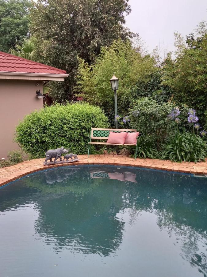 Stunning Bnb In Gorgeous Garden Setting Germiston Exterior photo
