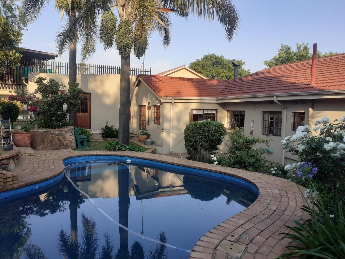 Stunning Bnb In Gorgeous Garden Setting Germiston Exterior photo